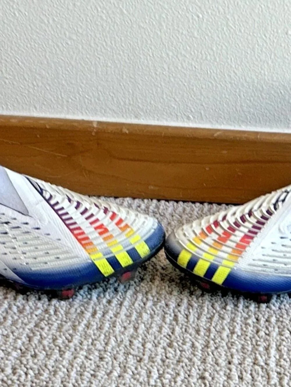Men's adidas Predator Edge + SG Soccer Cleats Laceless White Multi GW1035 Sz 10